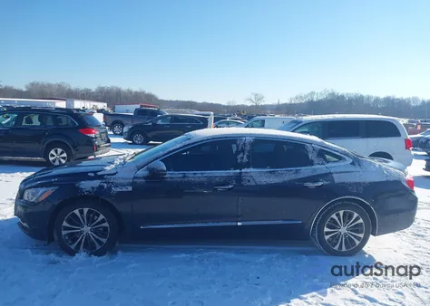 2017 Buick Lacrosse Essence из США, поврежденный, VIN 1G4ZP5SS6HU194693